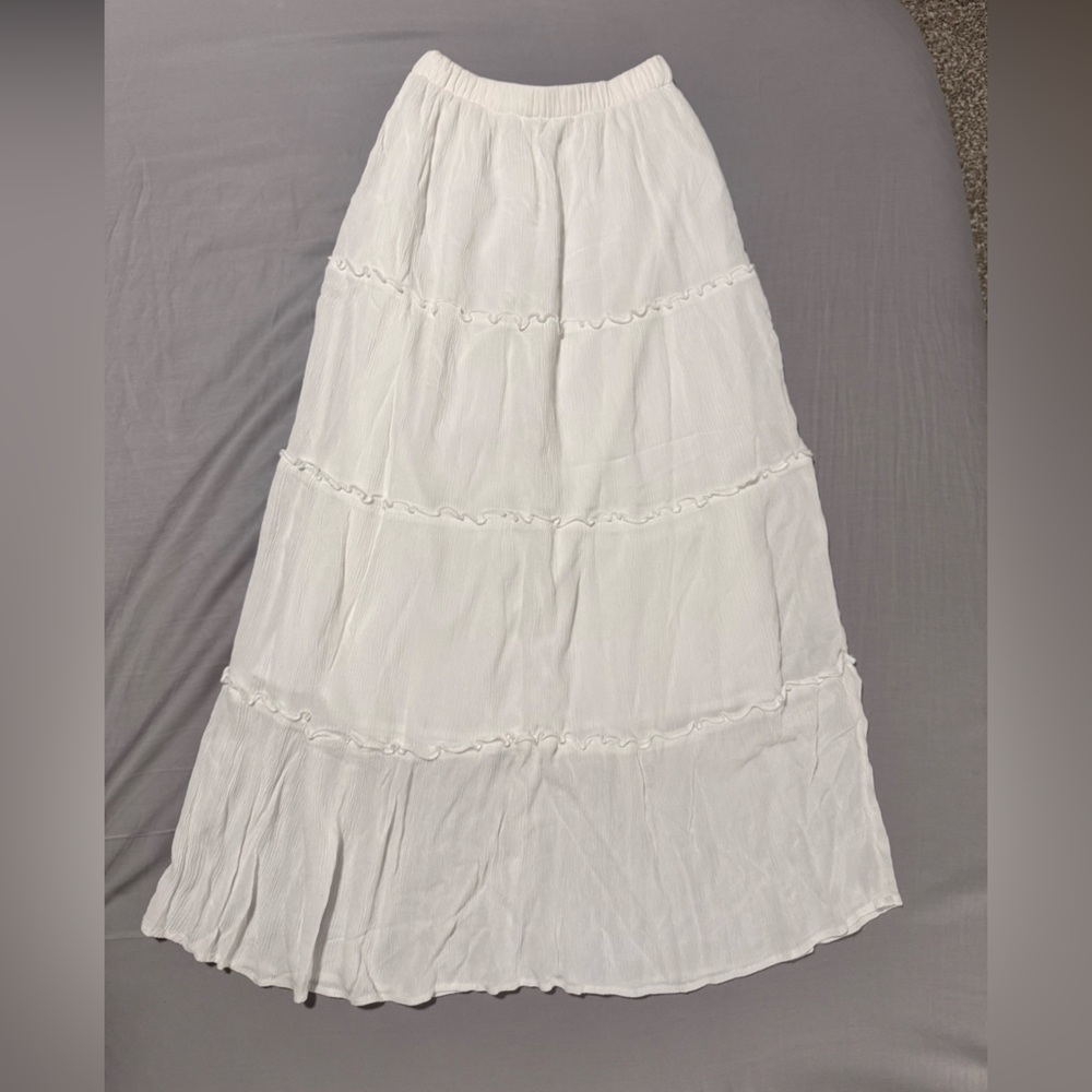 Hollister Cream Ultra High-Rise Skirt